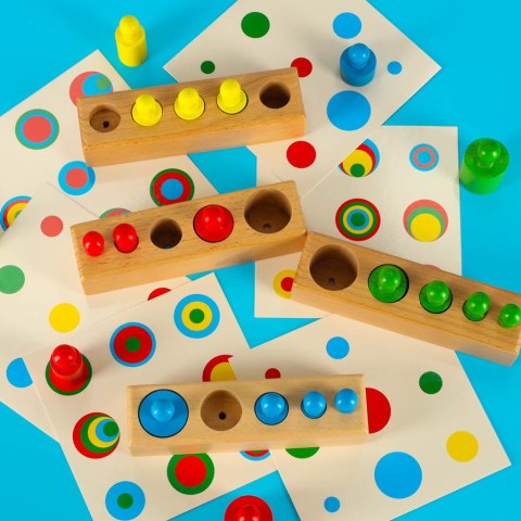 Odważniki cylindry drewniane montessori kolorowe